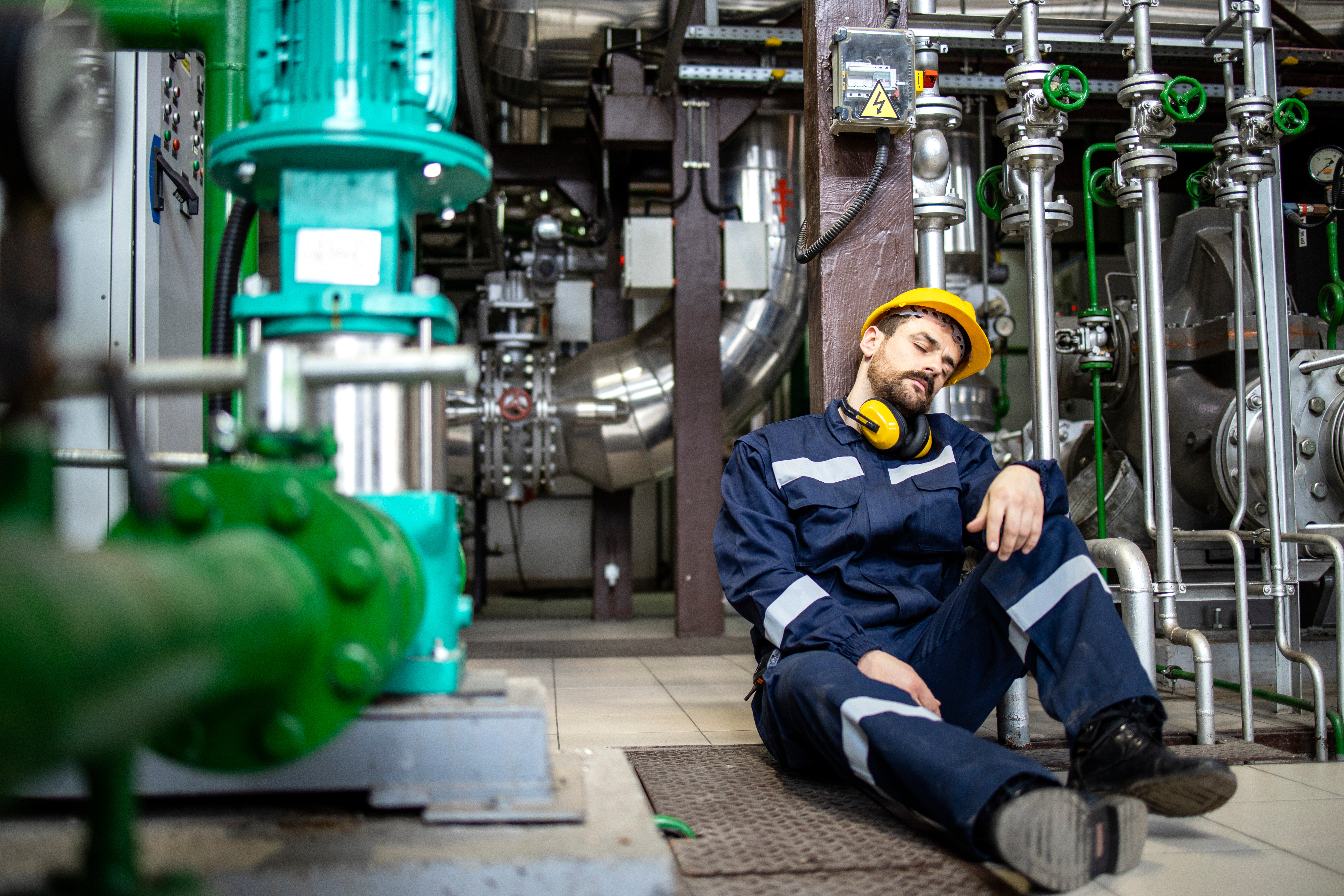 Technician sleeping on the job instead of responding to condition monitoring data from the APM software.